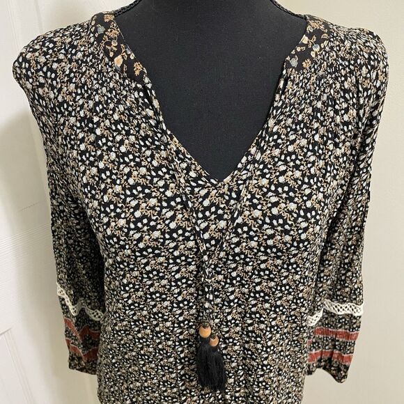 Mason & Belle Boho Blouse‎ Black Ditsy Floral V-Neck Shirt Tassels Women's Small - Picture 4 of 8